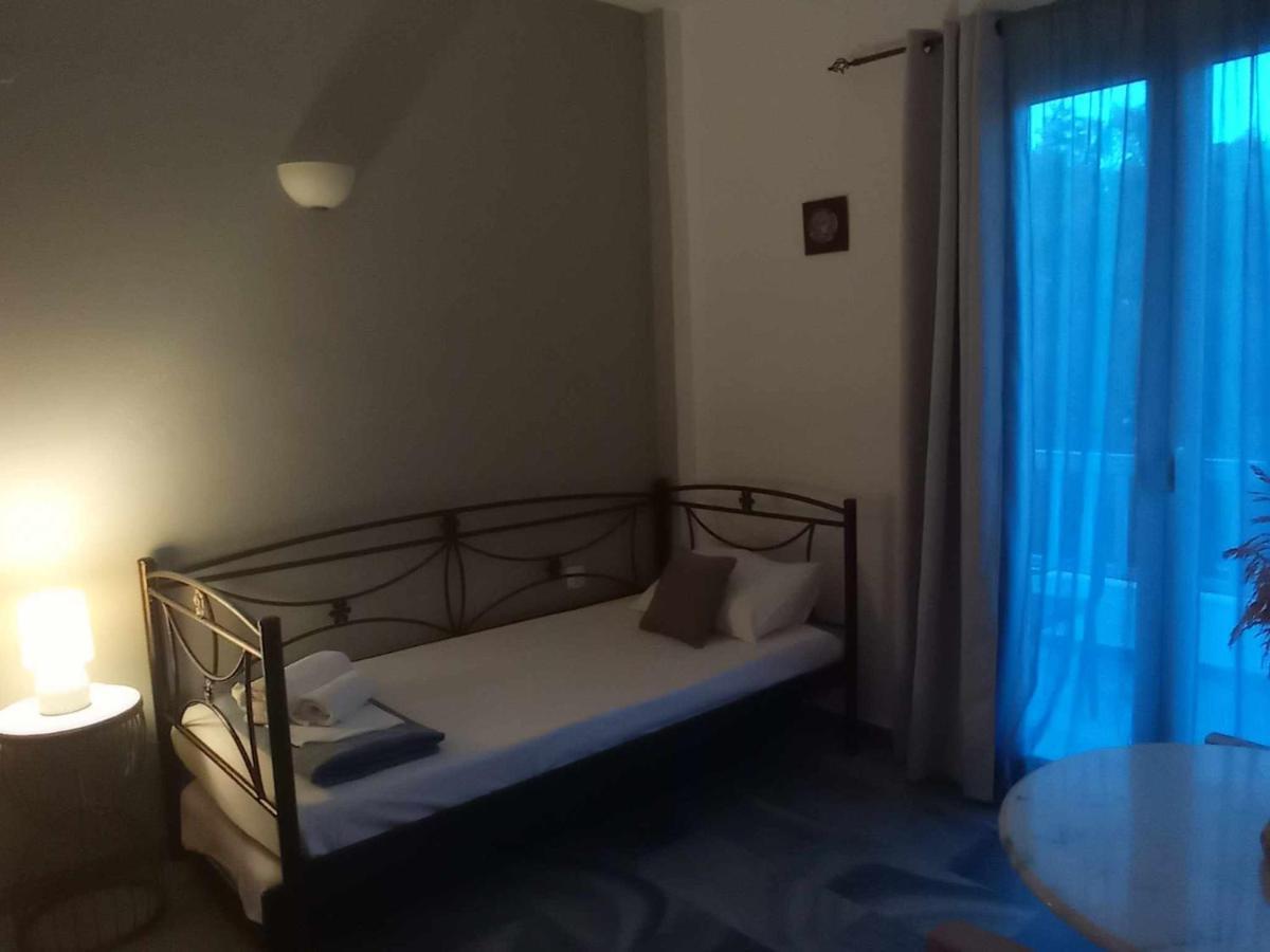 Kantouni Guest House By The Sea Batsi  Bagian luar foto
