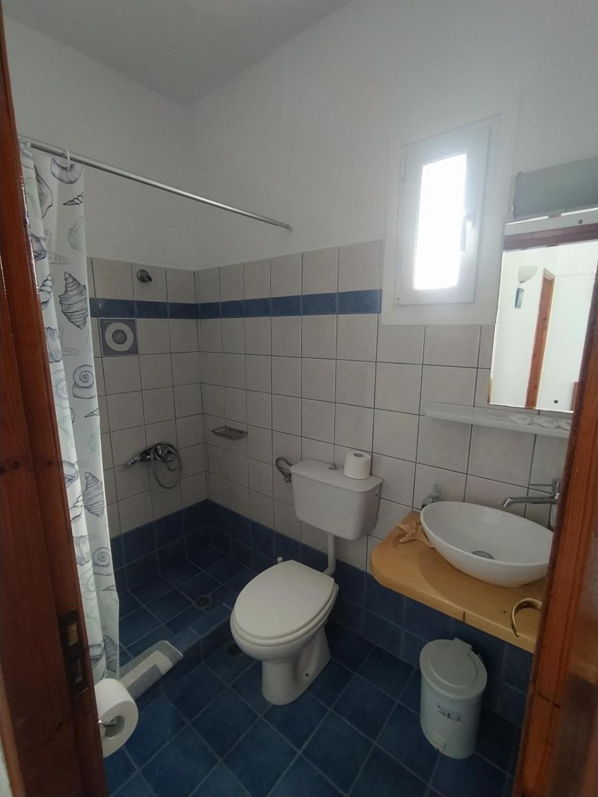 Kantouni Guest House By The Sea Batsi  Bagian luar foto